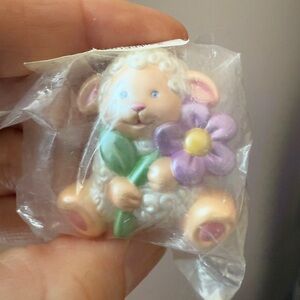 Russ Berrie rare lamb pin on originally packaging- unopened